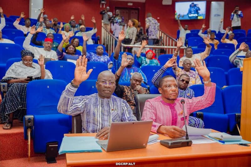 LMDfbZST2twbMX3oBal52NiuJ8p4BMgE3Qtutndn 1